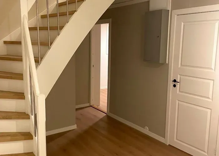 Gardermoen Airport, 5min Away Vakantiehuis